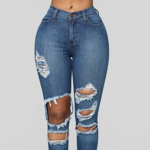 💥Fashion Nova💥 Jeans with destruction
